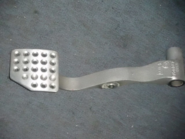 [180560] COMPLETE BRAKE PEDAL. (Used)