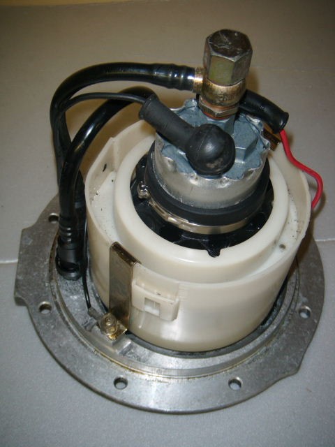 [165267] COMPLETE FUEL PUMP (Used)