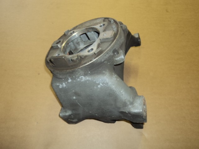 [165650] COMPLETE L.H. REAR HUB HOLDER (Used)