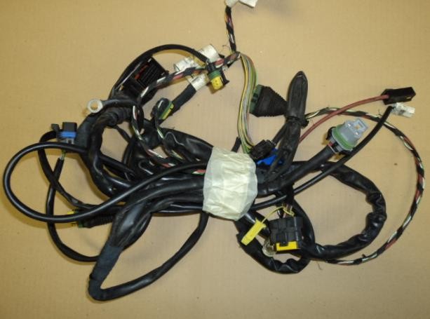 [200843] CONNECTION CABLES FOR L.H ENGINE COMPARTMENT (Used)