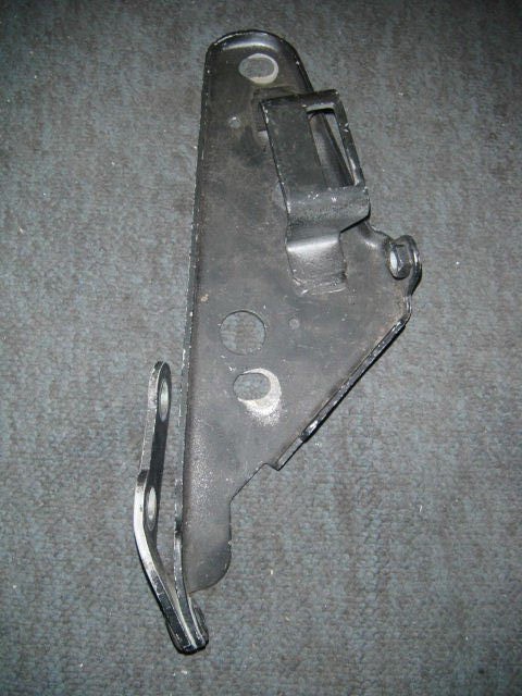 [65712200] R.H COMPLETE HINGE  (Used)