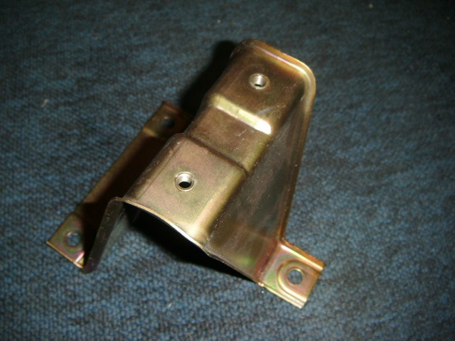 [65392000] FRONT BRACKET (Used)