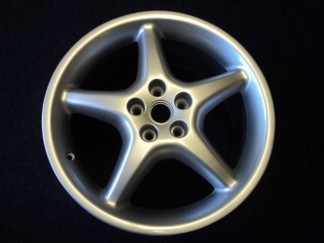 [179378] FRONT WHEEL RIM  (Used)