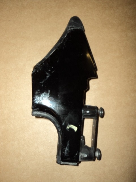 [62212100] L.H. DOOR REAR ANGLE AND GASKET (Used)