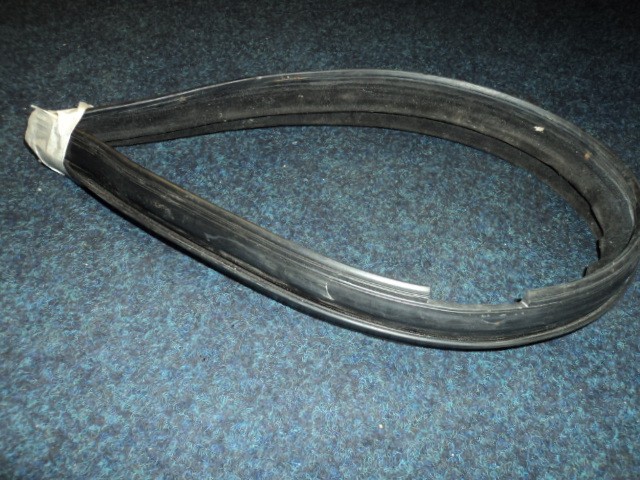 [65432500] L.H. OUTER GLASS SCRAPER (Used)
