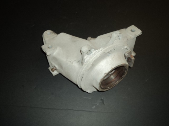[159356] L.H. REAR HUB HOLDER (Used)
