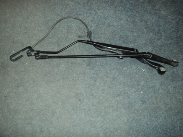 [65645700] L.H. WINDSHIELD WIPER ARM (Used)