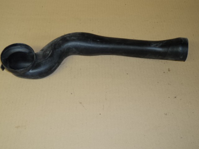 [64706200] L.H AIR DUCTING (Used)