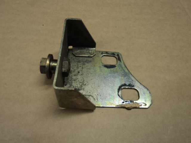 [65236000] L.H BRACKET (Used)