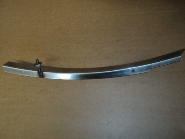 [66466200] L.H FRONT GLAS GUIDE (Used)