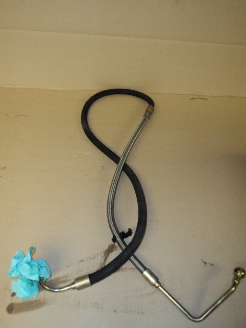 [173862] OIL DELIVERY TUBE TO RADIATOR (Used)