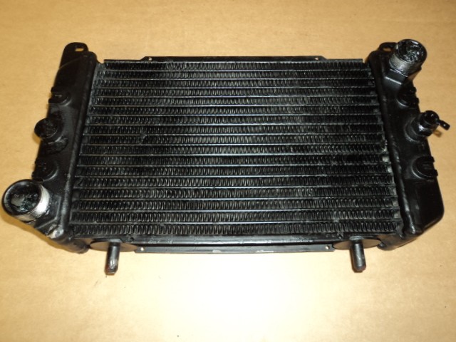 [154584] OIL RADIATOR (Used)