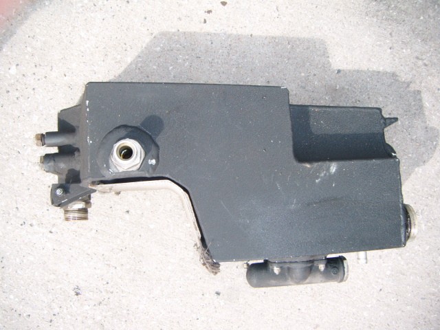 [170063] OIL TANK (Used)