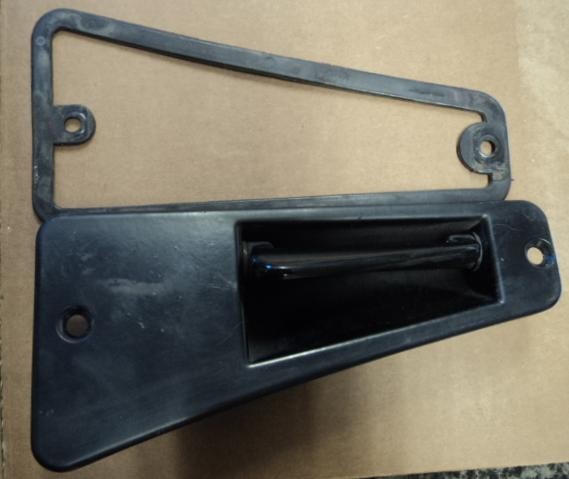 [61506600] OUTER HANDLE FOR RIGHT DOOR (Used)