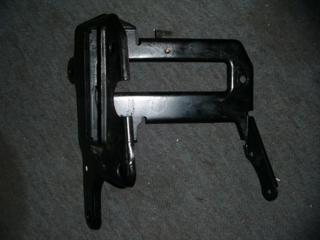 [179296] POWER UNIT SUPPORTING BRACKET (Used)