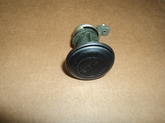 [64046700] R.H DOOR LOCK NO KEY AVAILABLE (Used)
