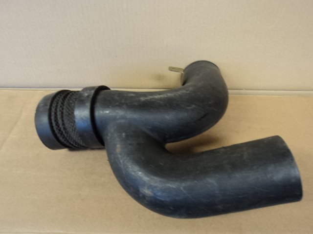 [157559] R.H DUCT AND HOSE (Used)