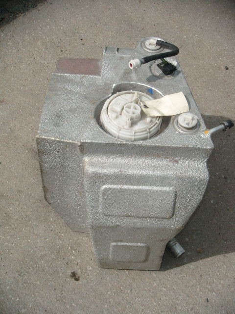 [181021] R.H FUEL TANK (Used)