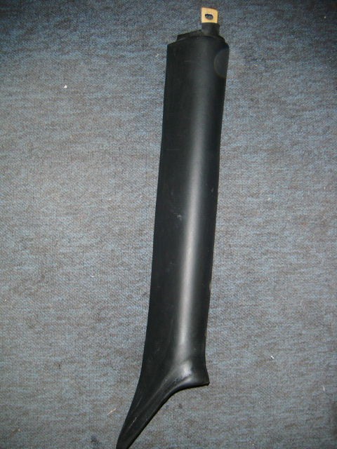[65867500] R.H PILLAR COVER (Used)