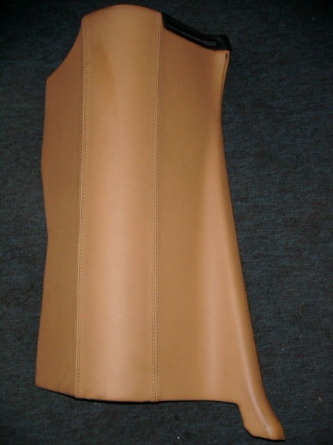 [65902005] R.H PILLAR IN BEIGE (Used)