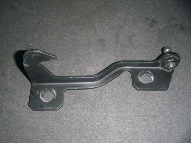 [65710600] R.h Bracket (Used)