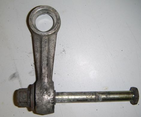 [134564] SHACKLE FOR STABILISER BAR AND SCREW (Used)