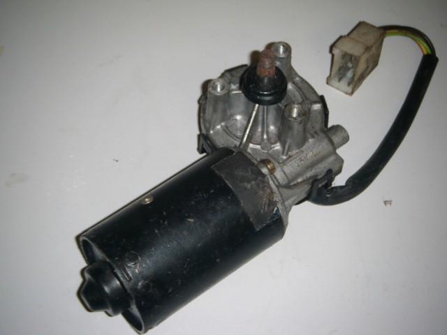 [157752] Windshield Wiper Motor (Used)