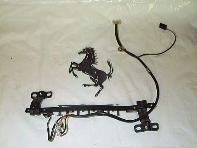 [64515500] Lid Hinge (Used)