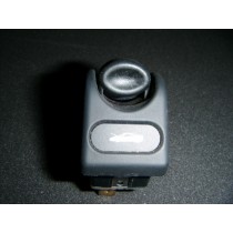 [180730] Front Hood Opening Push Button (Used)