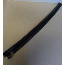 [65164400] R.H. GASKET OUTER GLASS SCRAPER (Used)