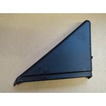 [64586500] R.H. INNER MOULDING TRIANGLE (Used)