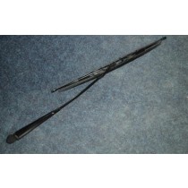 [60768600] RHD R.H WIPER ARM AND BRUSH (Used)