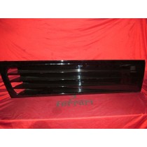 [62118210] Right door grill (Used)